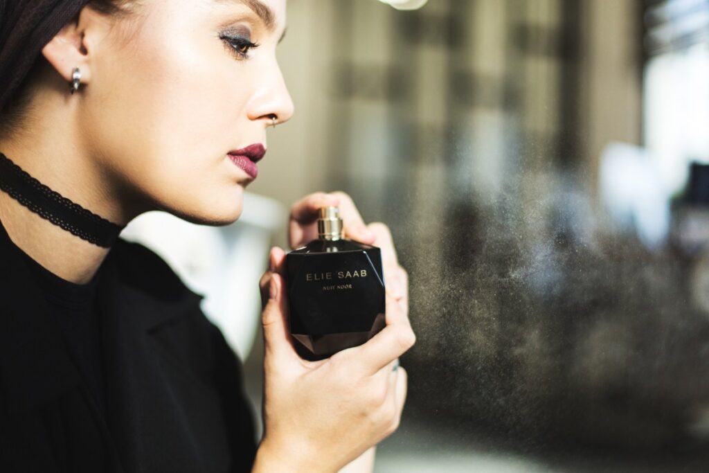 عطر زنانه جذاب